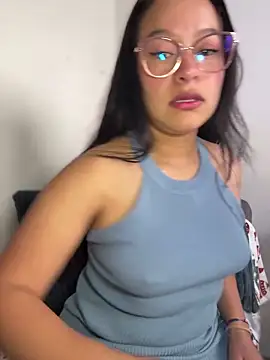 Snapshot of Liulee chatting on December 2025 02:33:01 PM Liulee online show from December 2025 02:33:01 PM