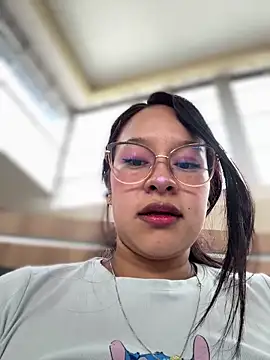 Snapshot of Liulee chatting on December 2025 04:34:01 PM Liulee online show from December 2025 04:34:01 PM