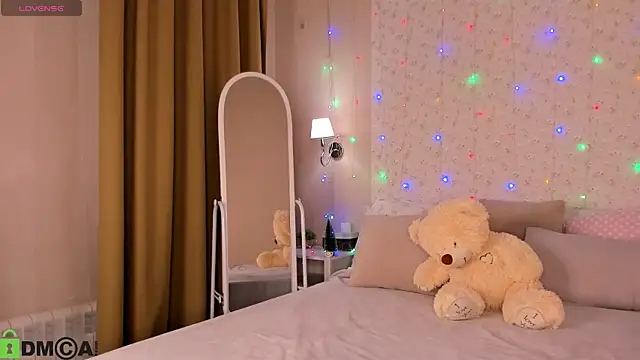 Snapshot of Jennifer_Wadee chatting on December 2025 08:49:02 PM Jennifer Wadee online show from December 2025 08:49:02 PM