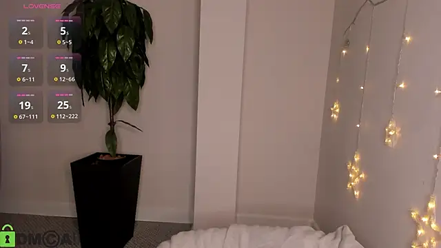 Snapshot of Jennifer_Wadee chatting on December 2025 05:15:02 AM Jennifer Wadee online show from December 2025 05:15:02 AM