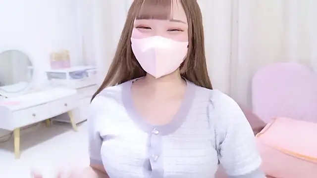 Snapshot of MAIKA_pyon chatting on September 2025 08:21:01 PM MAIKA pyon online show from September 2025 08:21:01 PM