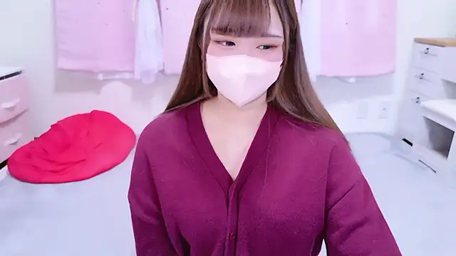 Snapshot of MAIKA_pyon chatting on December 2025 12:10:01 PM MAIKA pyon online show from December 2025 12:10:01 PM