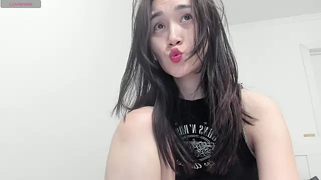 aenie online show from March 2025 03:07:02 PM