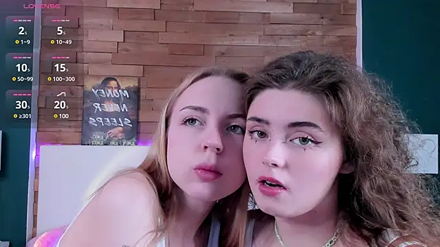 Snapshot of Mona_aLisa chatting on December 2024 03:20:01 AM Mona aLisa online show from December 2024 03:20:01 AM