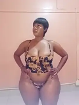 Luciouslips00 online show from May 2026 02:02:01 PM