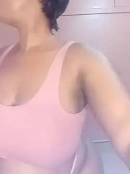 Luciouslips00 online show from May 2026 06:09:01 PM