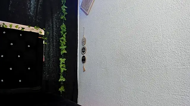 DeisyHarper online show from April 2026 03:01:01 PM