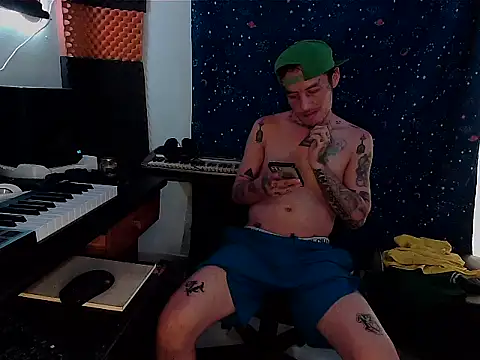 Snapshot of patrik_tattoo_ chatting on February 2025 12:32:01 PM patrik tattoo online show from February 2025 12:32:01 PM