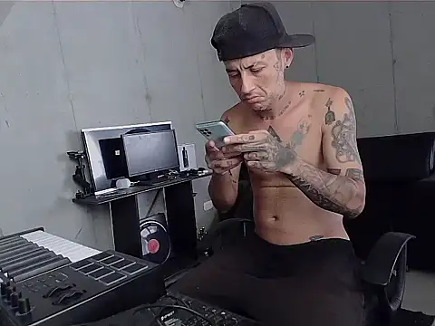 Snapshot of patrik_tattoo_ chatting on February 2026 05:16:01 PM patrik tattoo online show from February 2026 05:16:01 PM