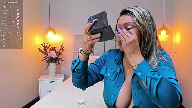 tutu milf online show from March 2025 07:03:02 PM