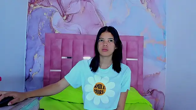 LizzMartin online show from December 2024 04:59:02 PM