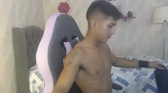 Snapshot of mau_elixxx chatting on December 2024 08:39:01 PM mau elixxx online show from December 2024 08:39:01 PM