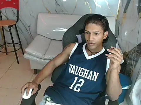 Snapshot of mau_elixxx chatting on January 2026 04:33:02 PM mau elixxx online show from January 2026 04:33:02 PM