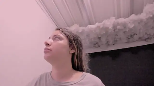 Lauu G online show from November 2025 10:14:01 AM