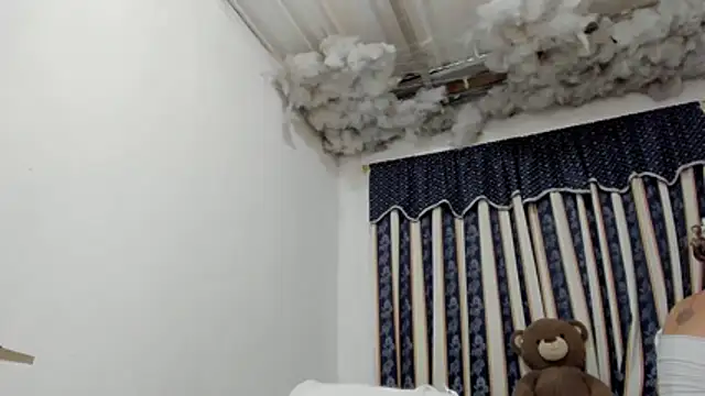 Snapshot of Lauu_G chatting on February 2026 01:27:01 PM Lauu G online show from February 2026 01:27:01 PM