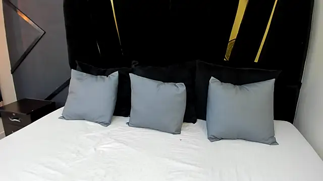 emilie xx  online show from December 2024 08:38:02 PM