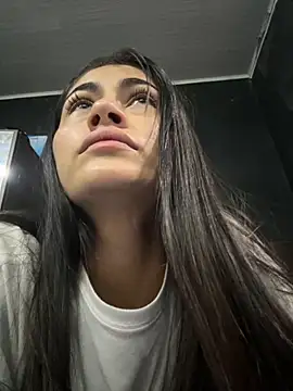 emilie xx  online show from September 2025 01:01:01 PM