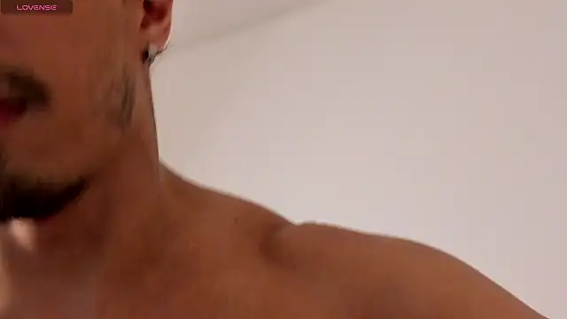 Snapshot of Lorenzoferrec chatting on December 2025 12:04:01 AM Lorenzoferrec online show from December 2025 12:04:01 AM