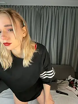 Eva Millss online show from December 2024 04:49:01 PM