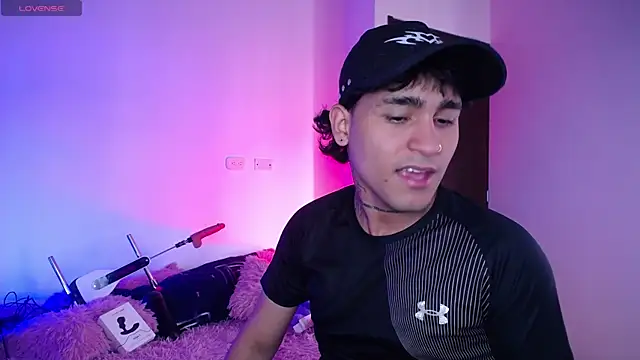 Snapshot of christianwang chatting on October 2025 08:42:02 PM christianwang online show from October 2025 08:42:02 PM