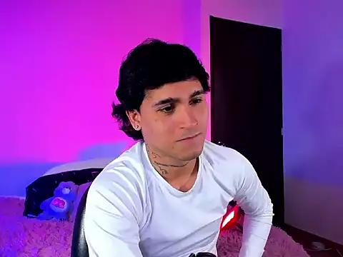 Snapshot of christianwang chatting on November 2025 10:20:02 PM christianwang online show from November 2025 10:20:02 PM