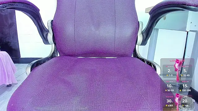 Snapshot of Brithanyslim chatting on February 2025 10:50:01 PM Brithanyslim online show from February 2025 10:50:01 PM