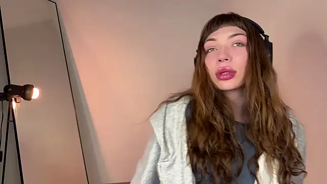 PaulaPratt online show from March 2025 04:30:02 AM