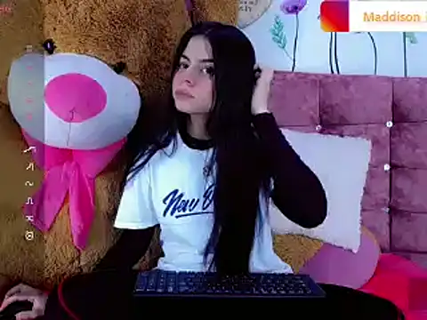 Snapshot of Madisson_Ivanova chatting on December 2024 03:58:01 AM Madisson Ivanova online show from December 2024 03:58:01 AM