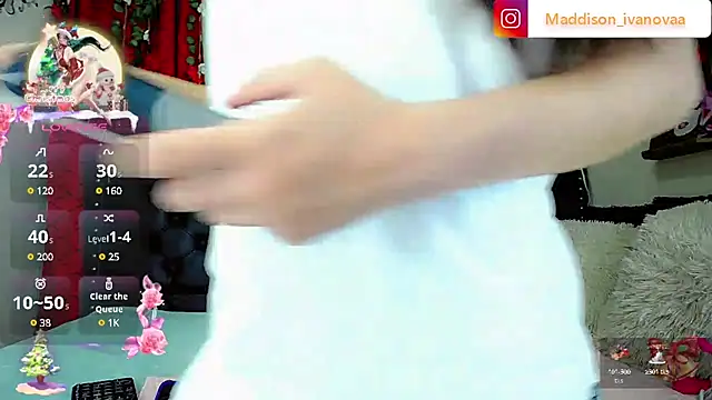 Snapshot of Madisson_Ivanova chatting on December 2024 05:58:02 AM Madisson Ivanova online show from December 2024 05:58:02 AM