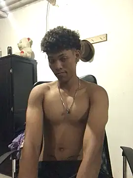 Snapshot of Allen_watts chatting on December 2024 10:17:02 PM Allen watts online show from December 2024 10:17:02 PM