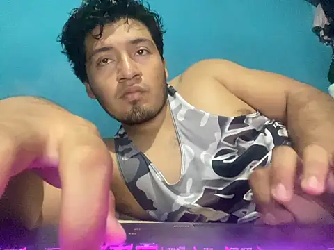 YoElMasHot online show from April 2026 09:06:01 PM