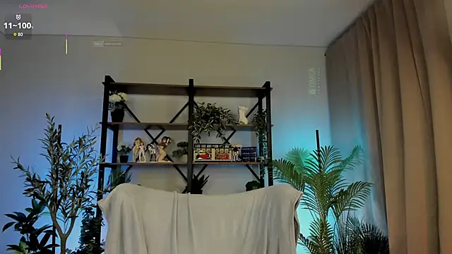 careful i bite nya online show from October 2025 03:02:02 PM