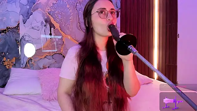 centaurigirl online show from October 2025 03:25:01 AM