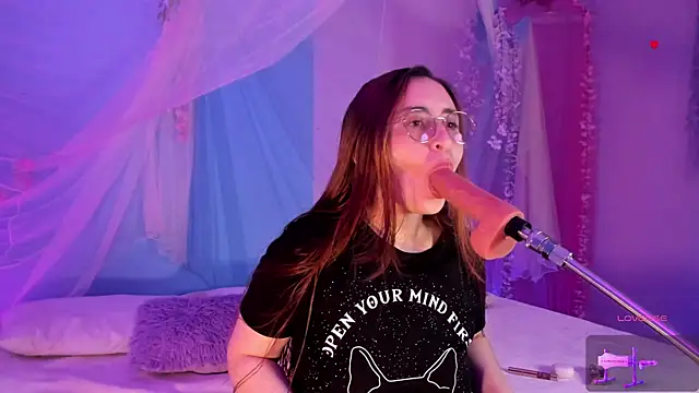 centaurigirl online show from April 2026 04:48:02 AM