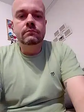 mikaaaaase online show from October 2025 01:06:01 AM