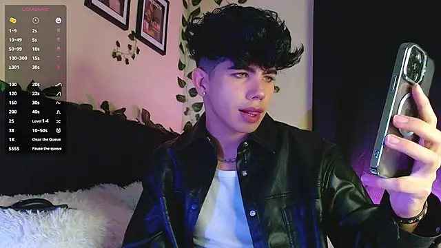 LyleBennett  online show from March 2025 10:49:02 AM