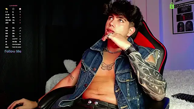 Snapshot of LyleBennett_ chatting on December 2025 10:53:01 AM LyleBennett online show from December 2025 10:53:01 AM