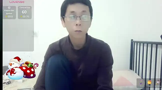 Snapshot of TGH521 chatting on December 2024 03:27:02 AM TGH521 online show from December 2024 03:27:02 AM