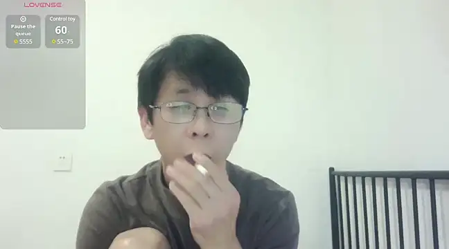 Snapshot of TGH521 chatting on December 2024 03:42:02 PM TGH521 online show from December 2024 03:42:02 PM