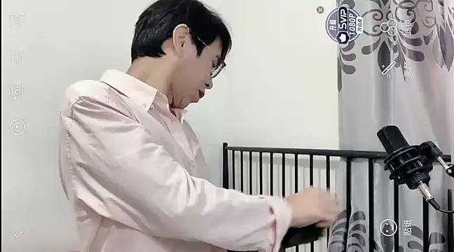 Snapshot of TGH521 chatting on January 2025 02:54:02 AM TGH521 online show from January 2025 02:54:02 AM