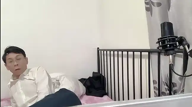 Snapshot of TGH521 chatting on January 2025 01:52:01 PM TGH521 online show from January 2025 01:52:01 PM