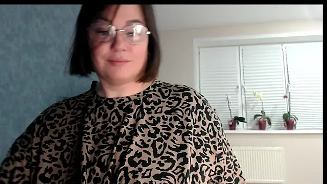 Nora Star online show from March 2026 06:45:02 PM