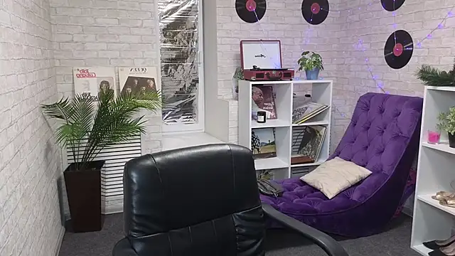 Snapshot of Nika_Kitten chatting on February 2025 02:34:01 PM Nika Kitten online show from February 2025 02:34:01 PM