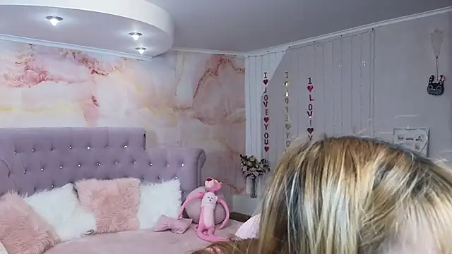 Snapshot of Nika_Kitten chatting on March 2025 02:45:02 PM Nika Kitten online show from March 2025 02:45:02 PM