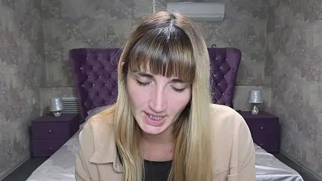 Snapshot of Nika_Kitten chatting on October 2025 07:00:01 PM Nika Kitten online show from October 2025 07:00:01 PM