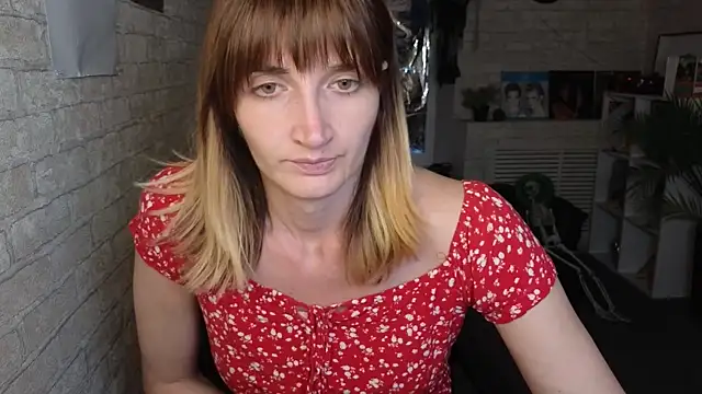 Snapshot of Nika_Kitten chatting on May 2026 10:42:02 AM Nika Kitten online show from May 2026 10:42:02 AM