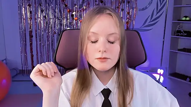 VivienLeeigh online show from March 2025 05:17:02 PM