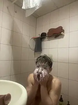 Snapshot of TaiwanSlutBitch chatting on January 2025 12:39:02 AM TaiwanSlutBitch online show from January 2025 12:39:02 AM