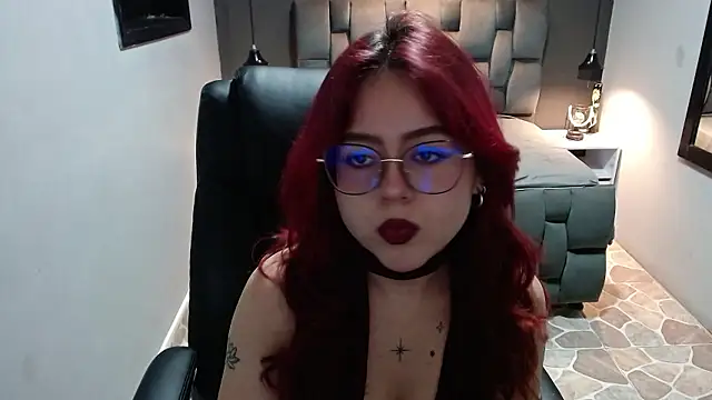 Snapshot of crimson_tati_ chatting on December 2024 03:09:01 AM crimson tati online show from December 2024 03:09:01 AM