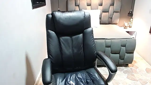 Snapshot of crimson_tati_ chatting on December 2024 08:13:01 AM crimson tati online show from December 2024 08:13:01 AM